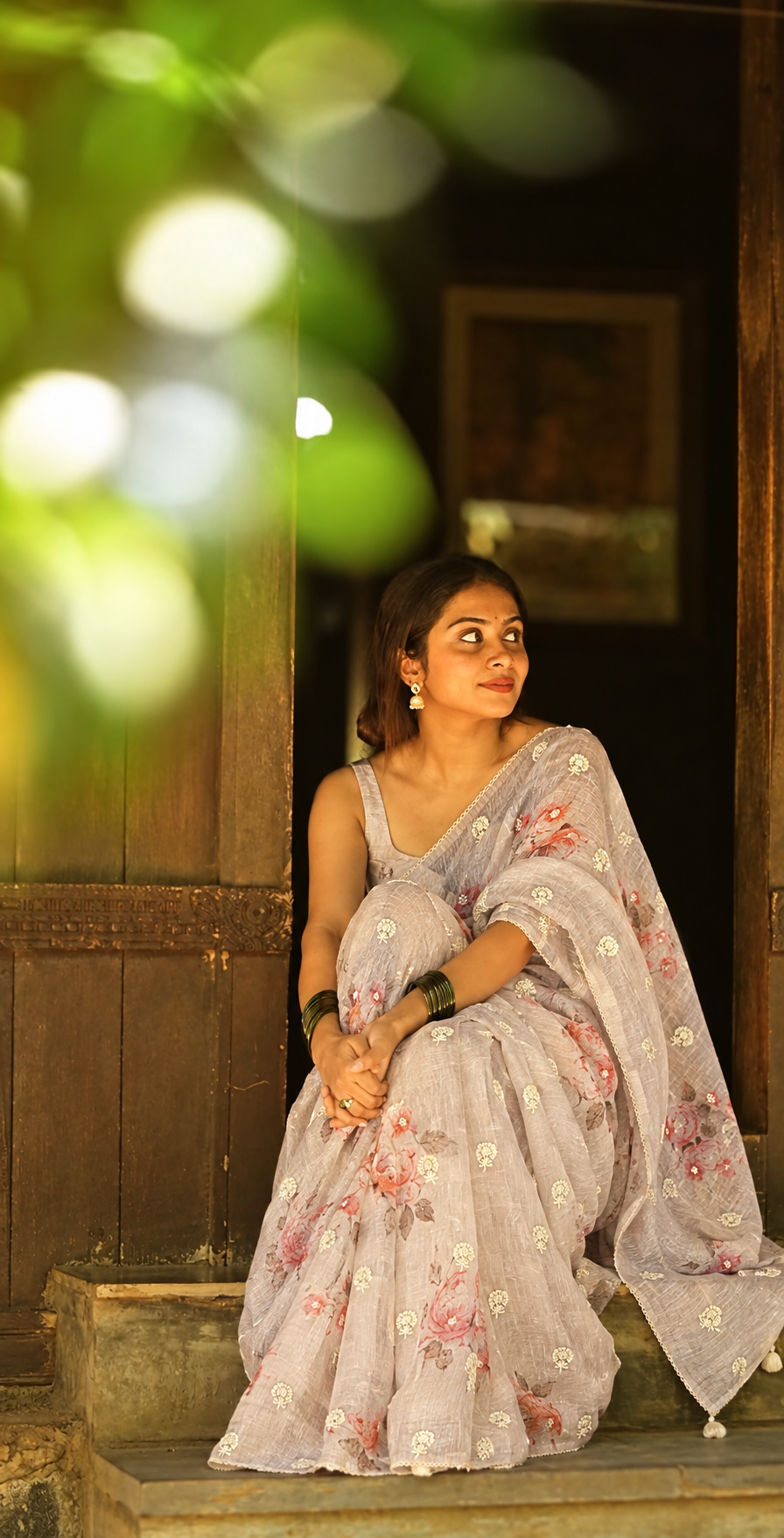 Off-White Linen Silk Saree Hand Embroidered Work, With Unstiched Blouse