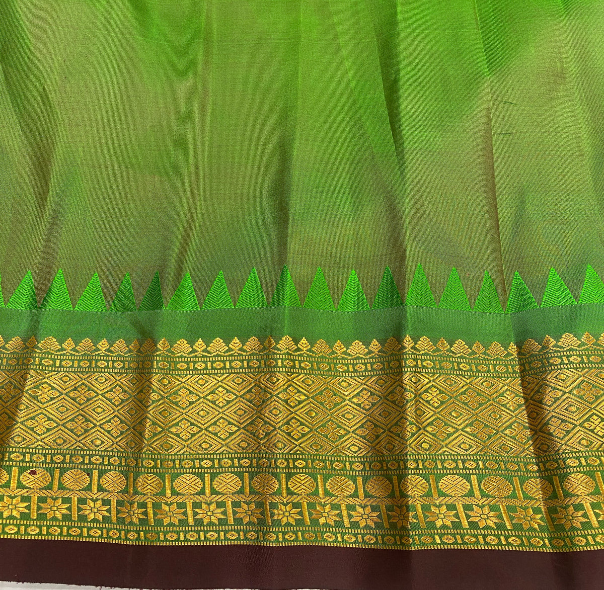 Off-White Gadwal Silk Sarees With Unstiched Blouse