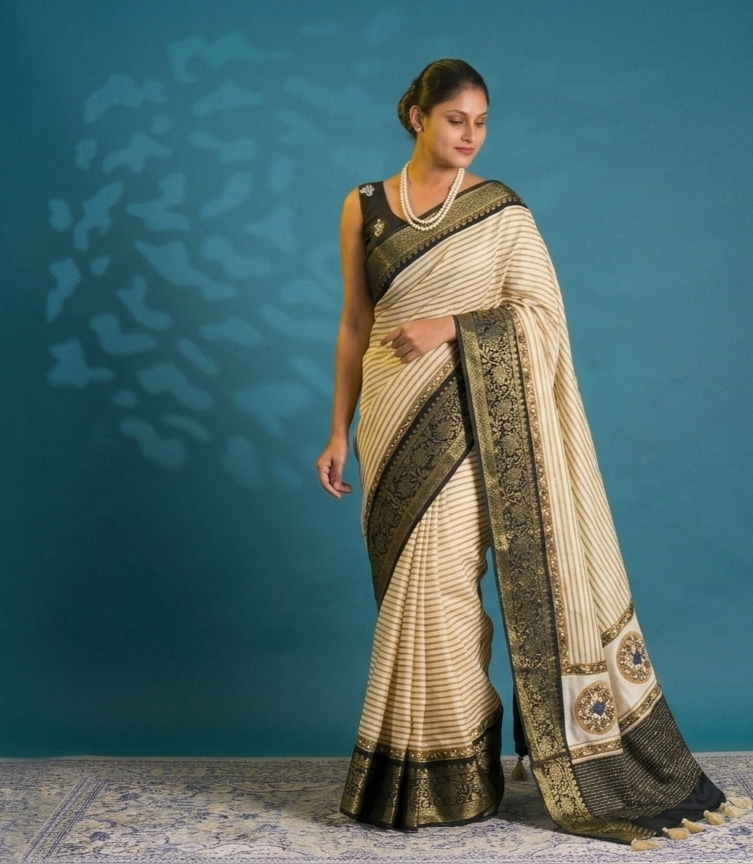 Off-White Munga Silk Saree With Hand Embroidery Work, With Unstiched Blouse