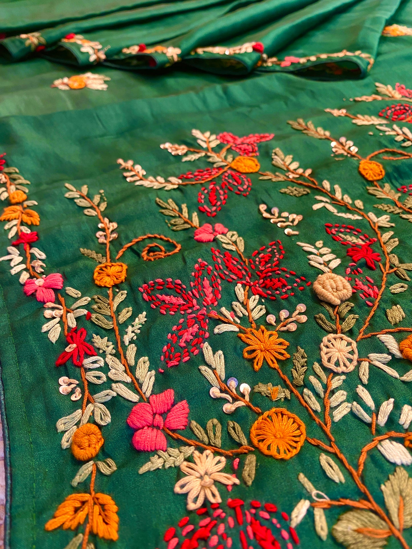 Deep Green Semi Munga Silk French Knot Hand Embroidery Work Saree, With Unstiched Blouse