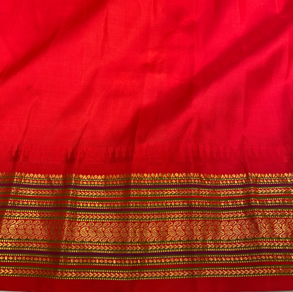 Off-White Gadwal Silk Sarees With Unstiched Blouse