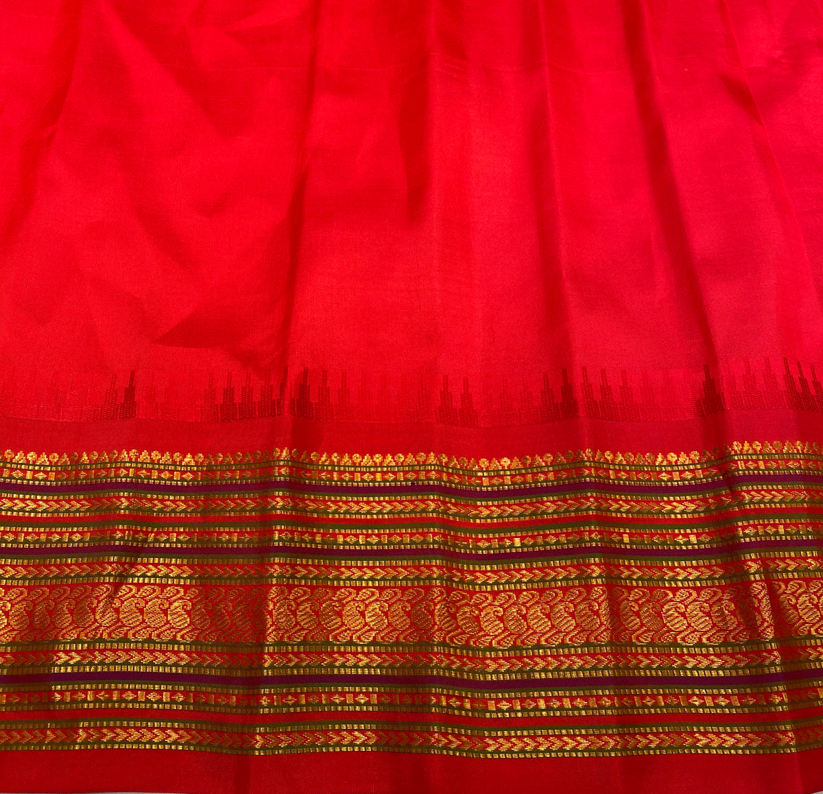 Off-White Gadwal Silk Sarees With Unstiched Blouse