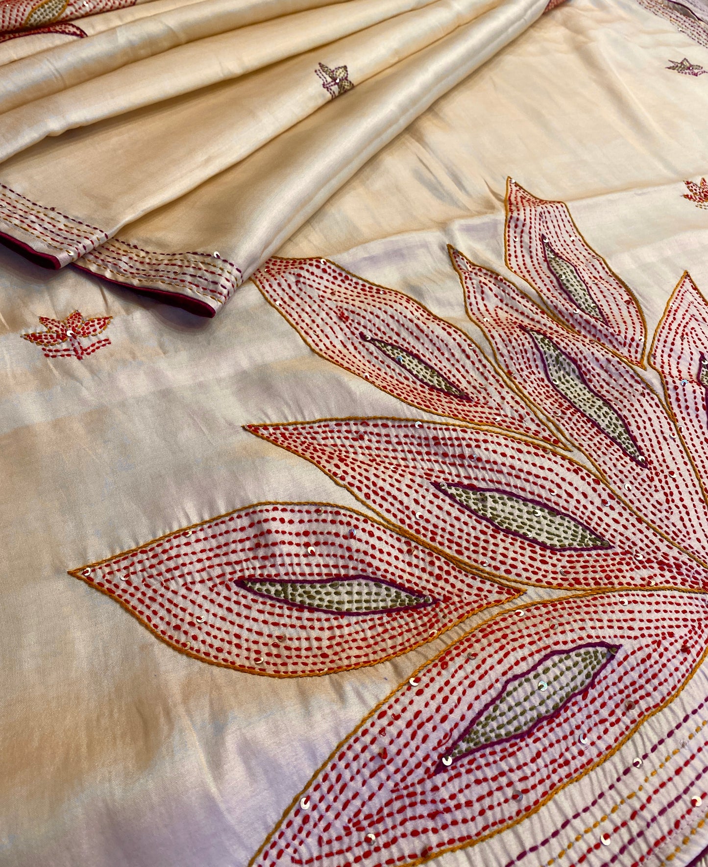 Off-White Semi Munga Silk French Knot Hand Embroidery Work Saree, With Unstiched Blouse