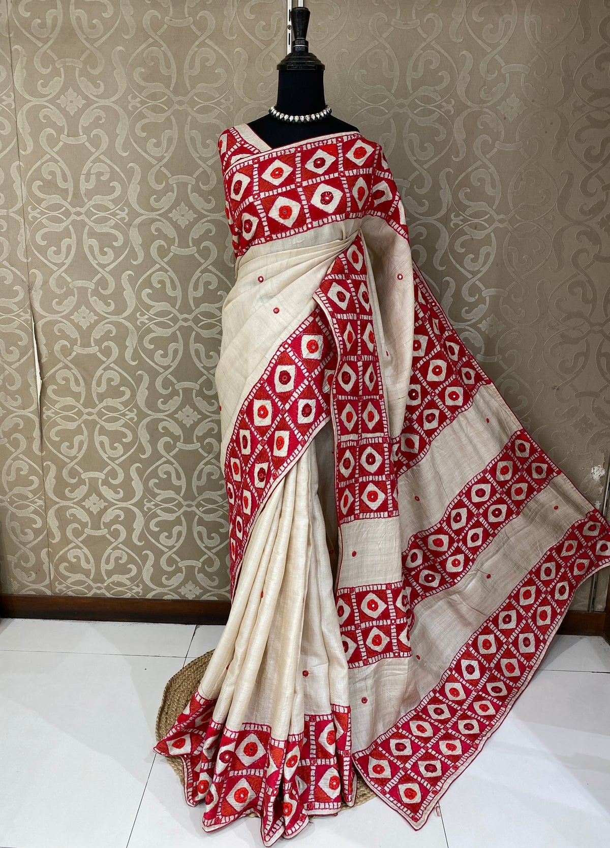 Off-White Tussar Hand Embroidery Saree, With Unstitched Blouse