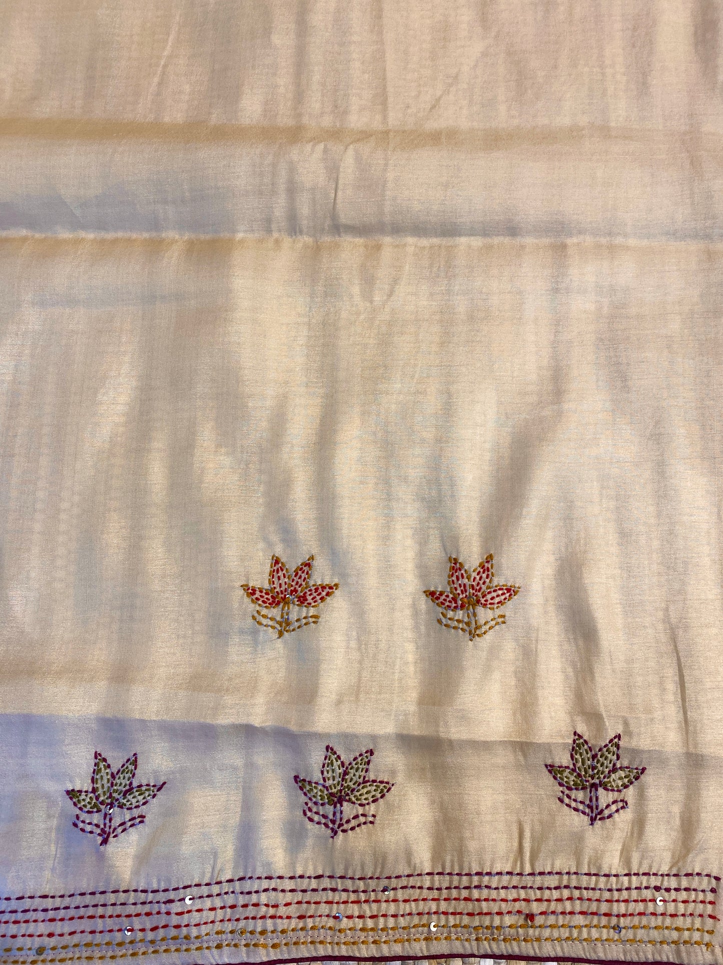 Off-White Semi Munga Silk French Knot Hand Embroidery Work Saree, With Unstiched Blouse