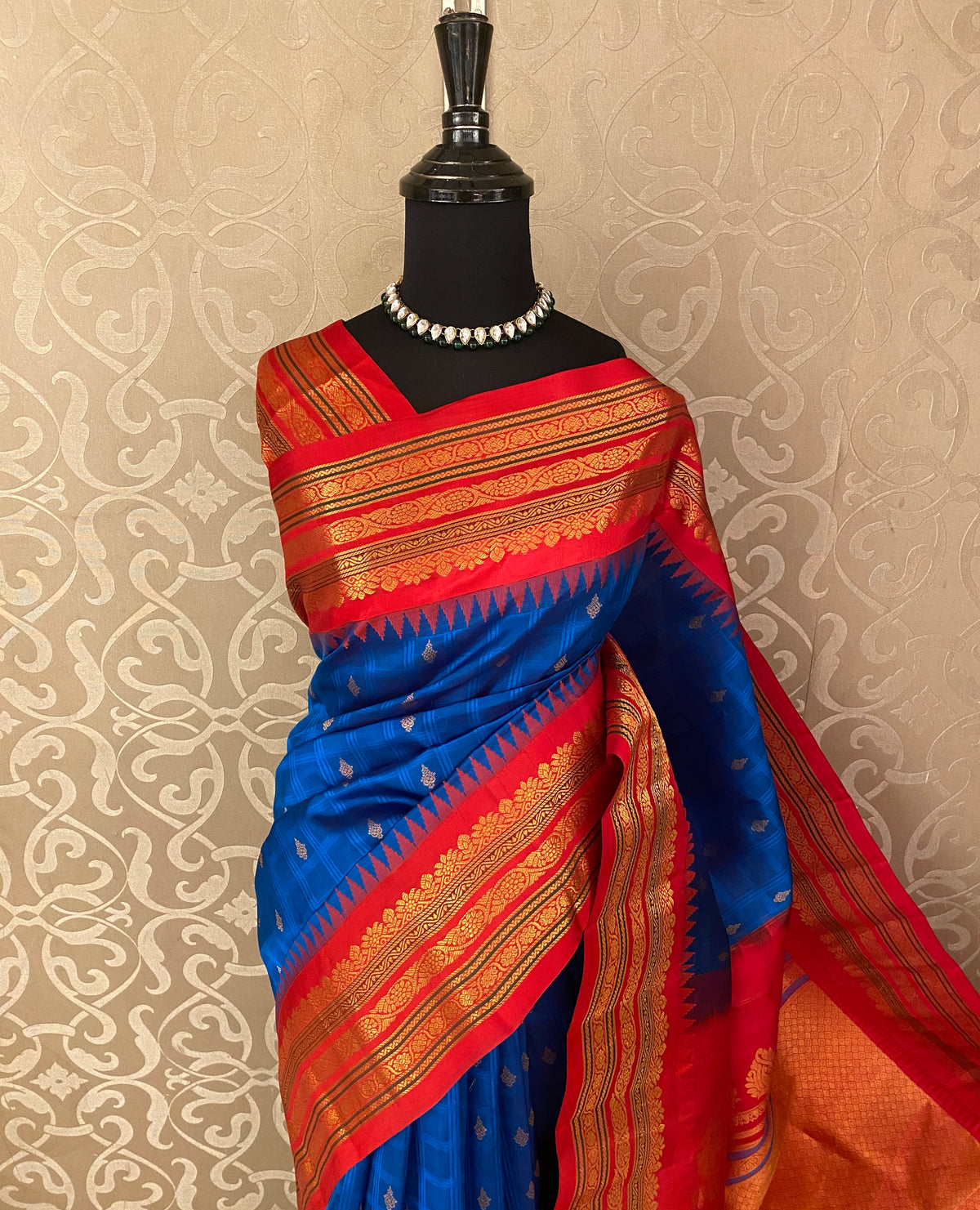 Indigo Blue Gadwal Silk Sarees With Unstiched Blouse