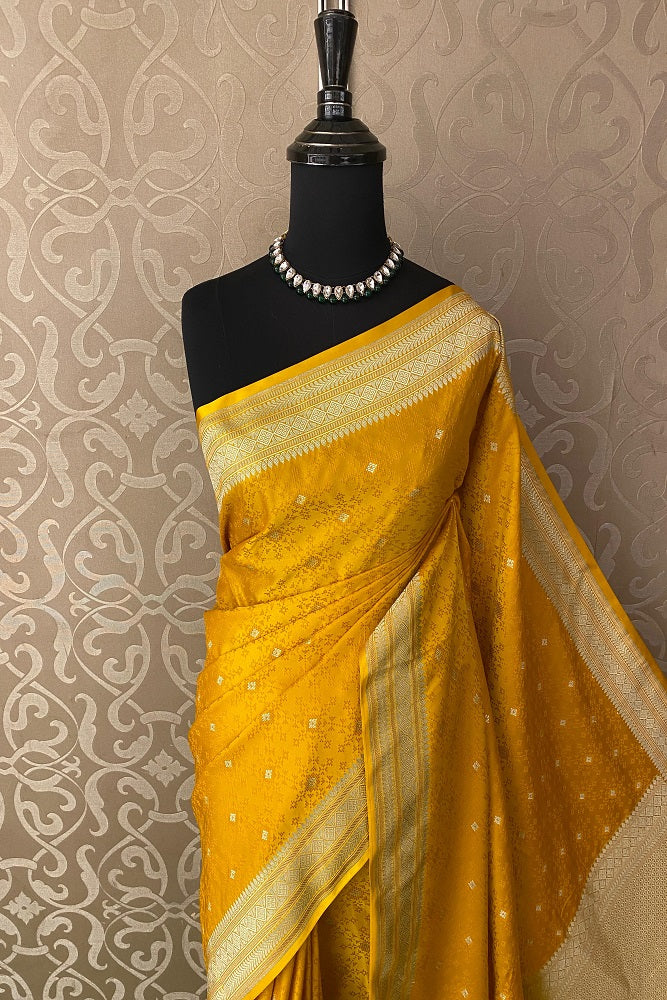Mustard Yellow Tanchoi Silk Saree Self Weaving With Unstiched Blouse