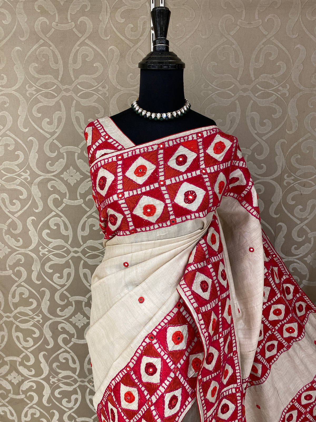Off-White Tussar Hand Embroidery Saree, With Unstitched Blouse