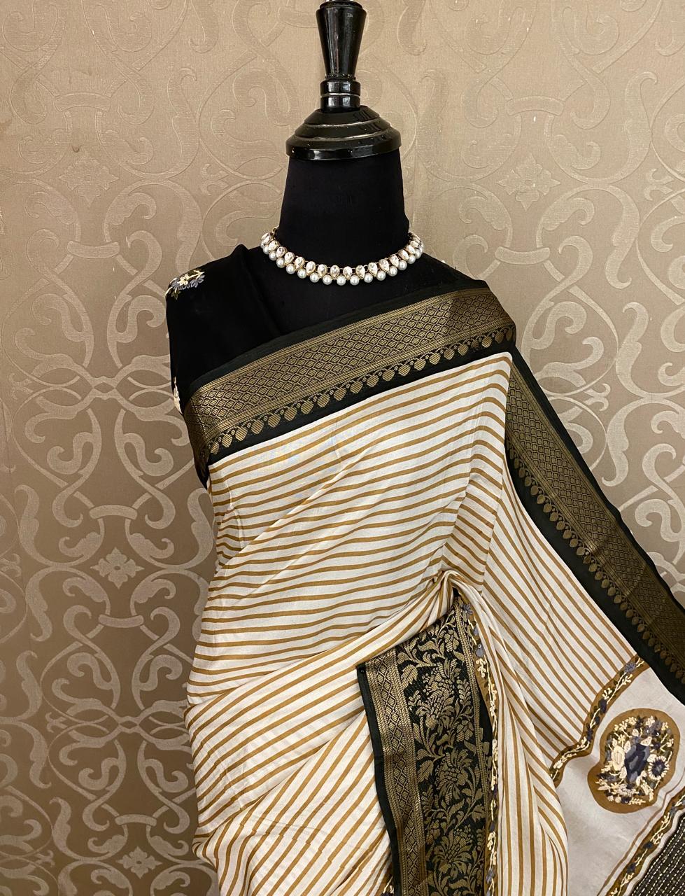 Off-White Munga Silk Saree With Hand Embroidery Work, With Unstiched Blouse