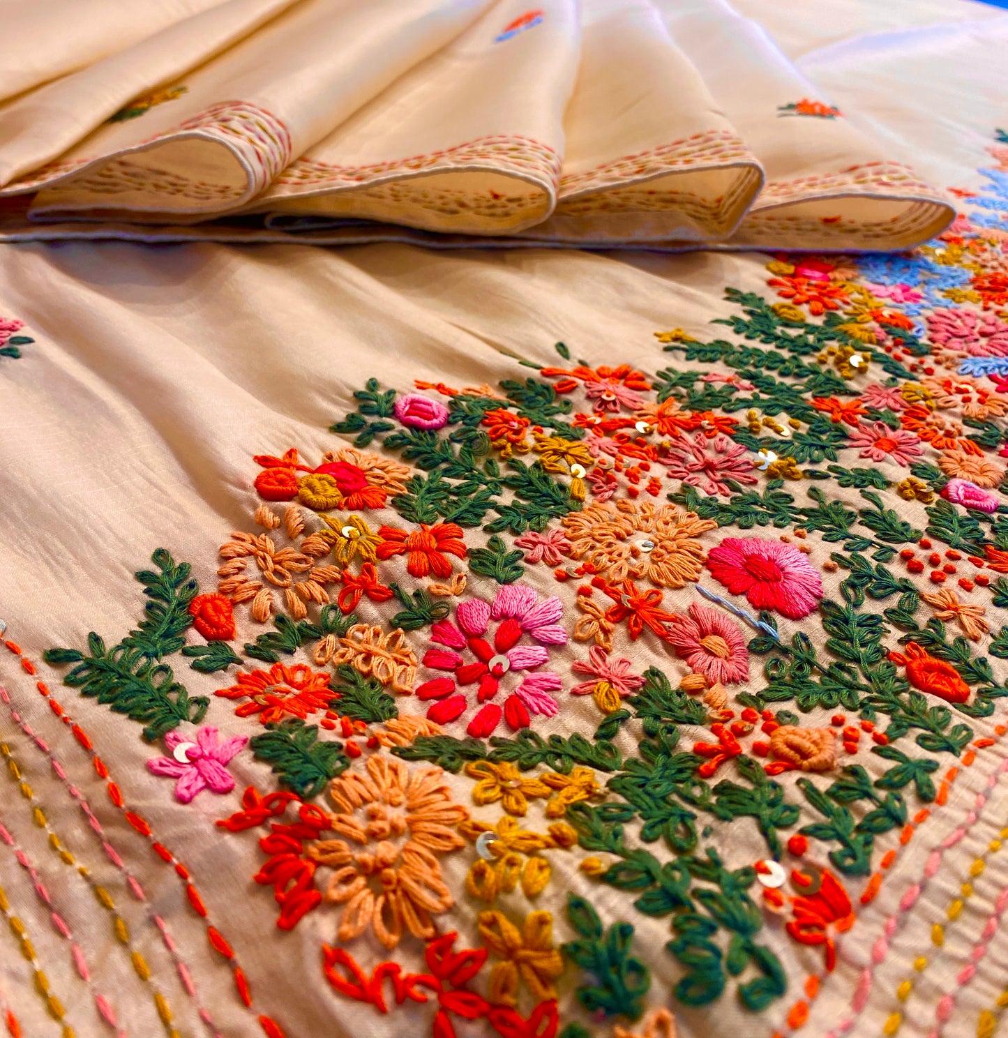 Off-White Semi Munga Silk French Knot Hand Embroidery Work Saree, With Unstiched Blouse