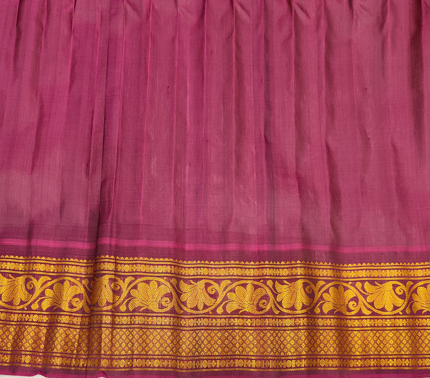 Off-White Gadwal Silk Sarees With Unstiched Blouse