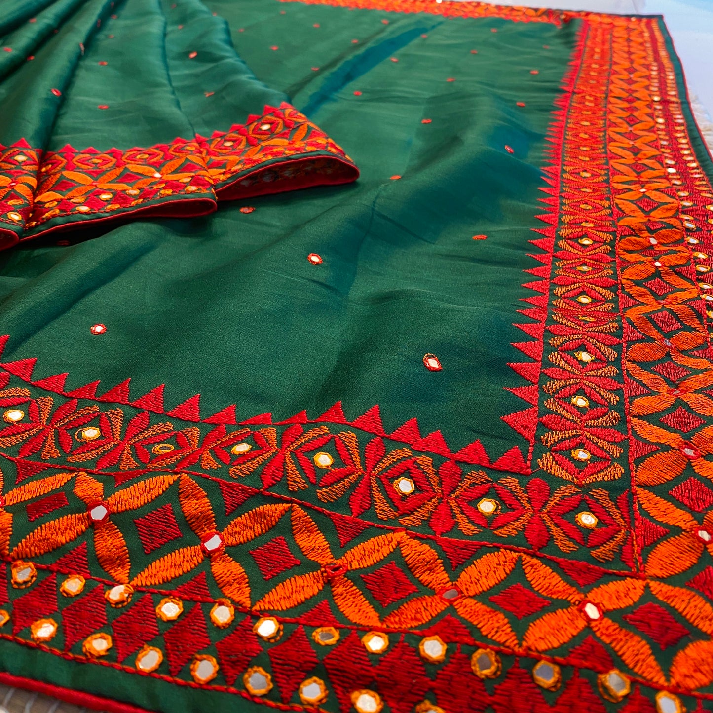 Deep Green Semi Munga Silk Cross Stitch Embroidery Work Saree, With Unstiched Blouse