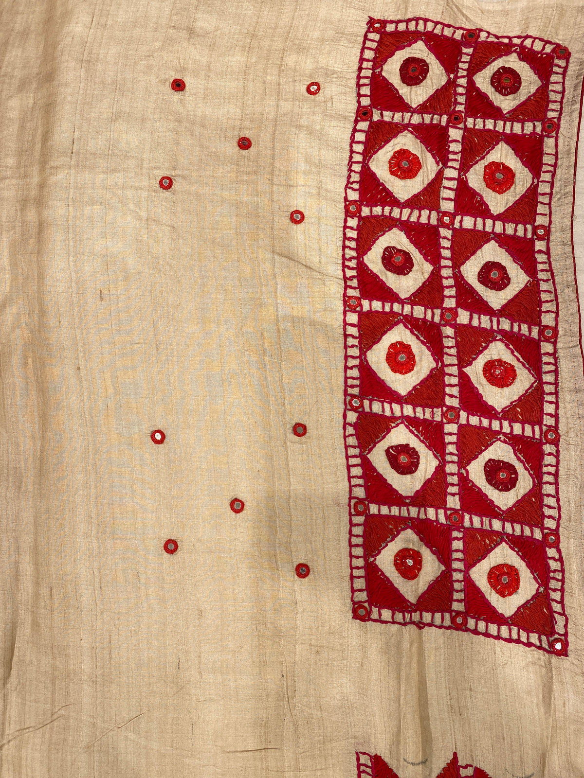 Off-White Tussar Hand Embroidery Saree, With Unstitched Blouse