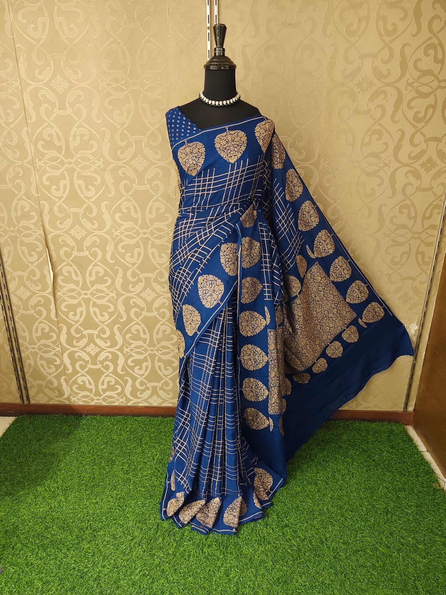 Deep Blue Mysore Crepe Silk Banarasi Saree, With Unstiched Blouse