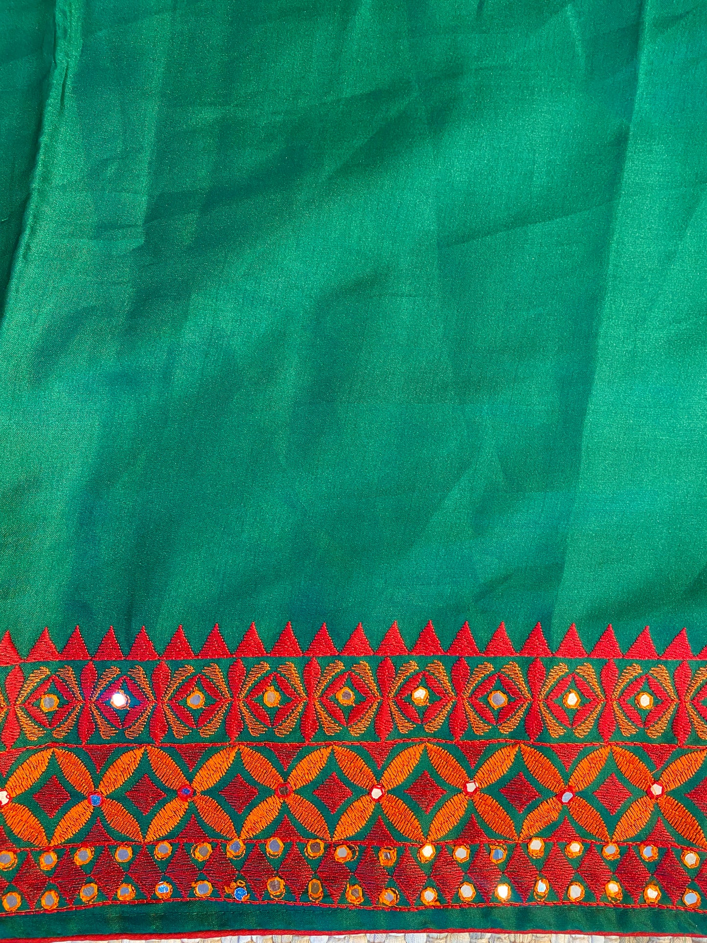 Deep Green Semi Munga Silk Cross Stitch Embroidery Work Saree, With Unstiched Blouse