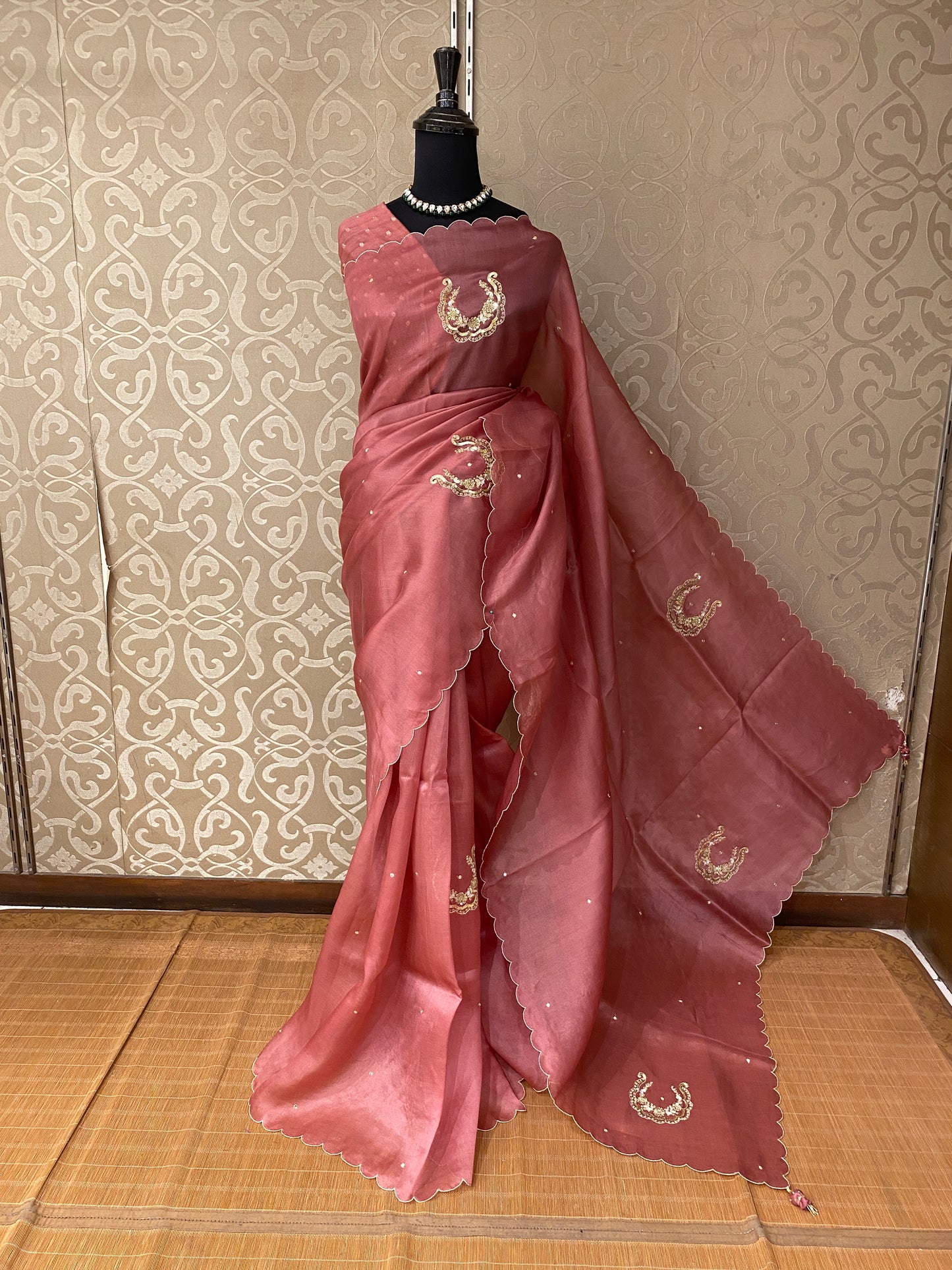 Mauve Pink Organza Saree With Ari Work, With Unstitched Blouse