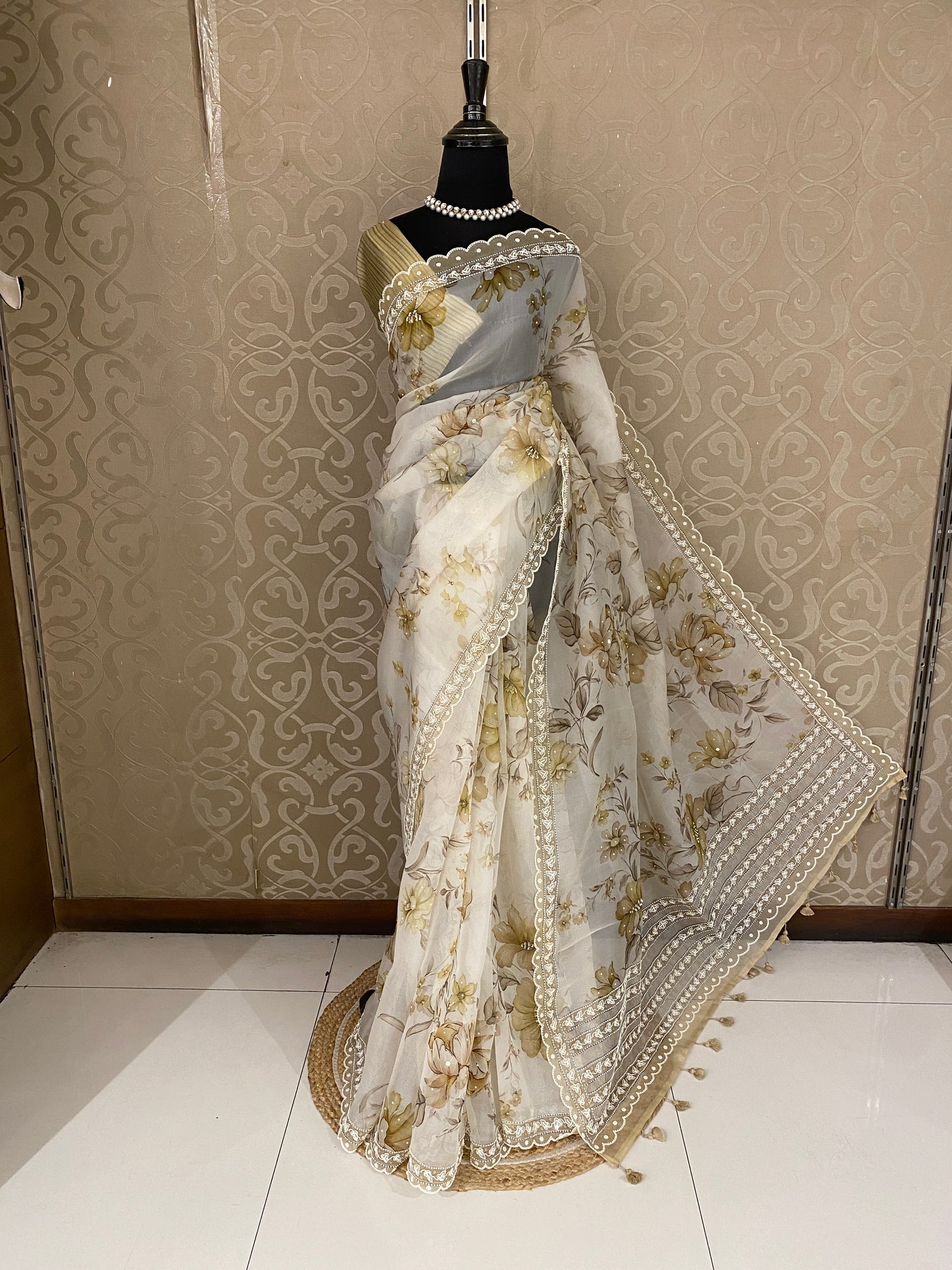 Off-White Organza Saree With Perl Work, With Unstitched Blouse