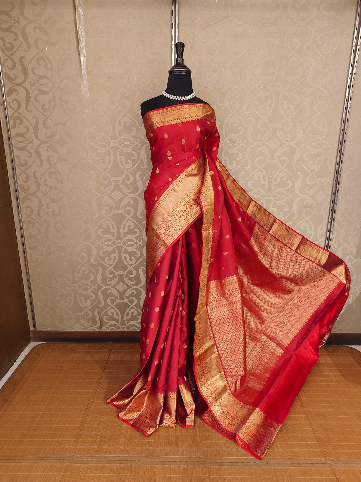 Red Pure Kanjeevaram Silk Saree, With Unstiched Blouse