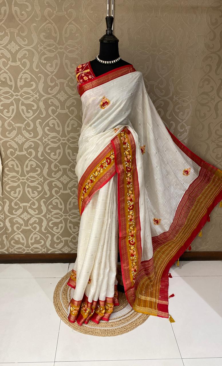 Off-White Munga Silk Saree With Hand Embroidery Work, With Unstiched Blouse