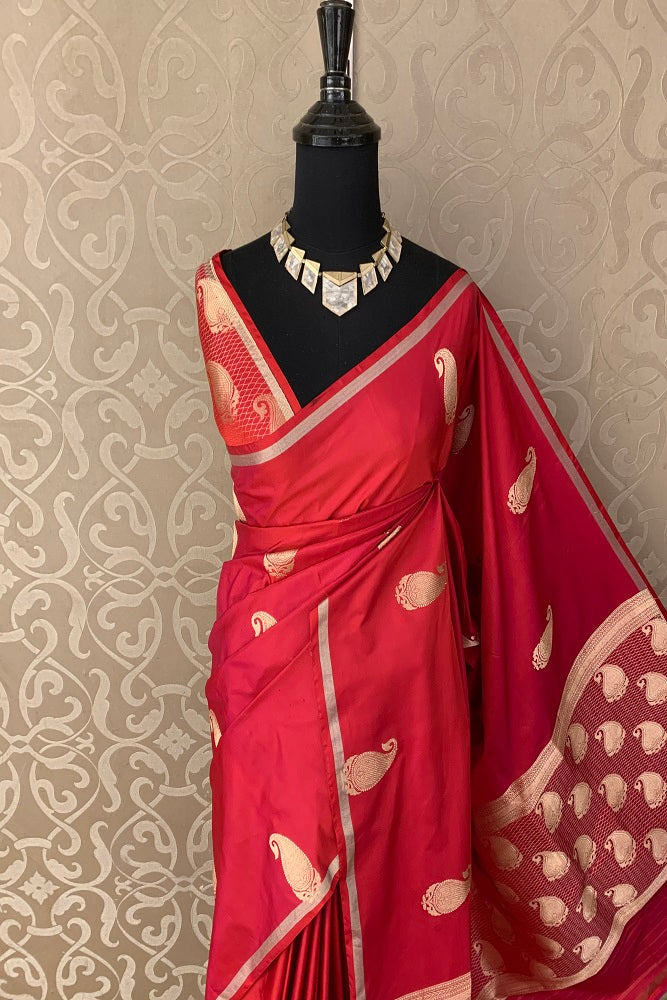 RED MASHRU KATAN SILK BANARASI KADWA HANDLOOM SAREE WITHOUT BORDER