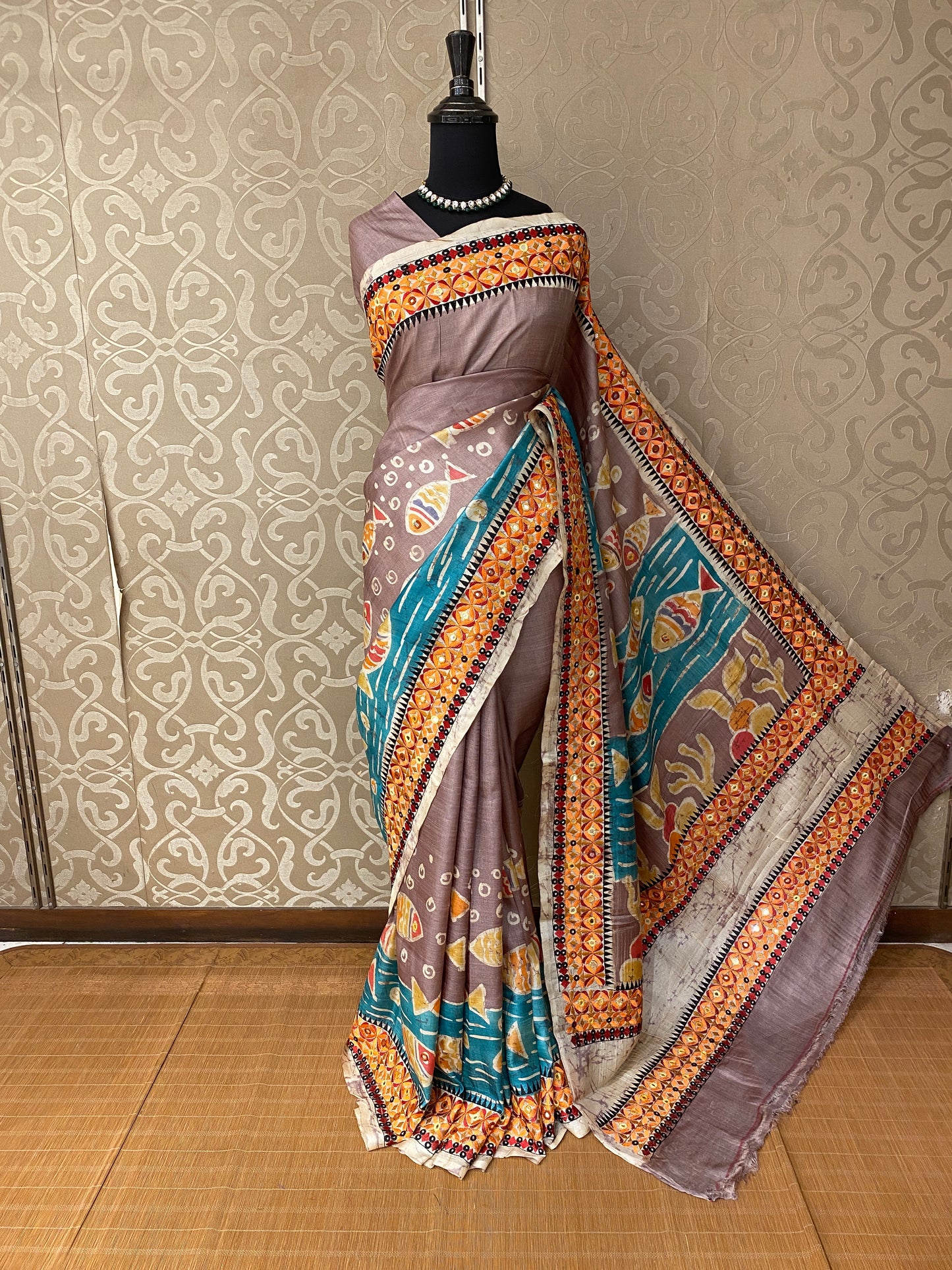Greyish Mauve Tussar Batik Saree, With Unstitched Blouse