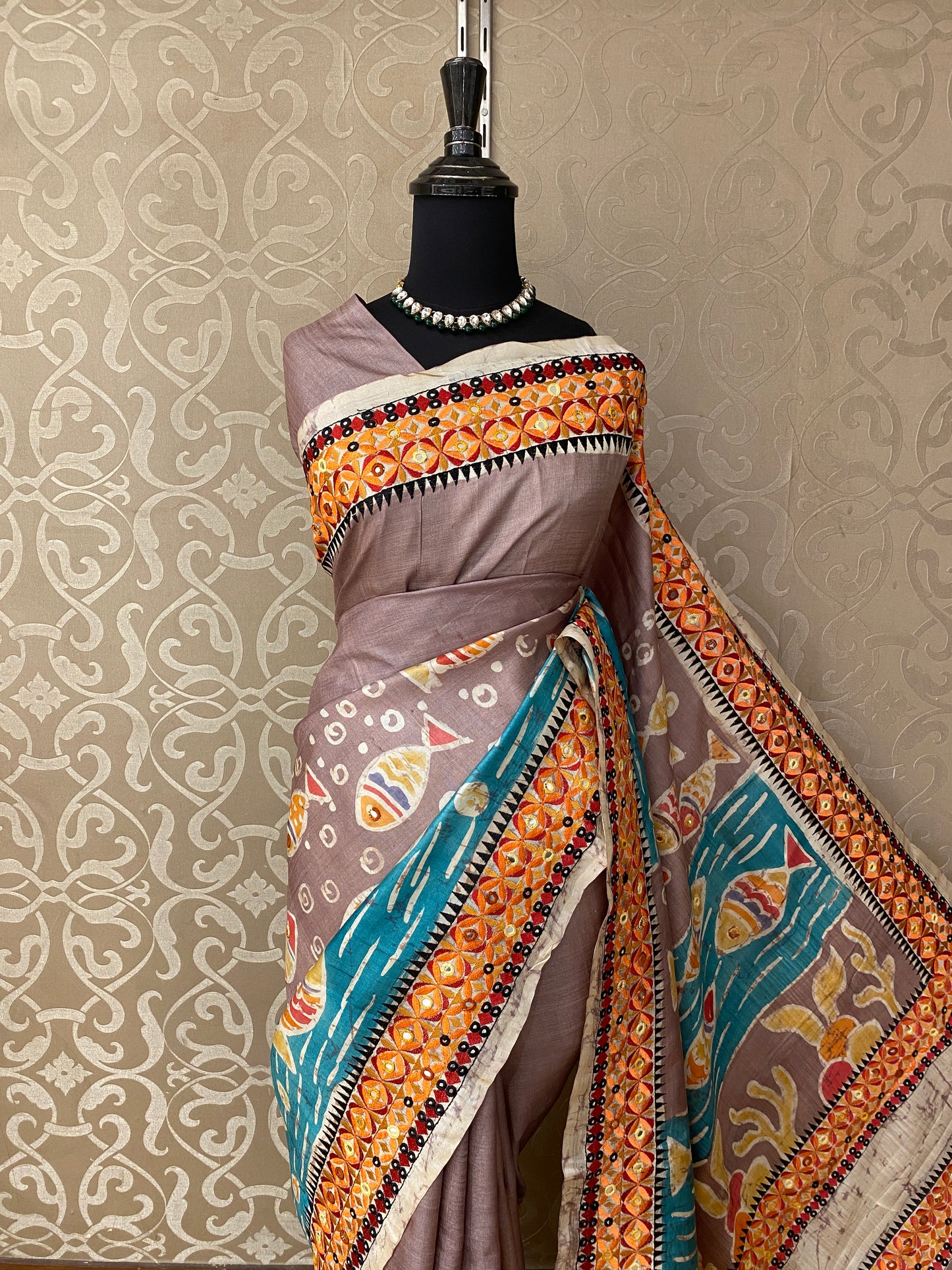 Greyish Mauve Tussar Batik Saree, With Unstitched Blouse
