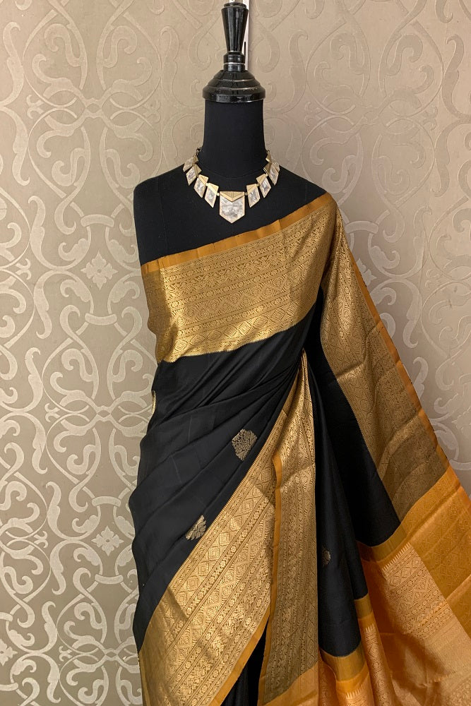 BLACK KANJEEVARAM SILK SAREE WITH BLOUSE