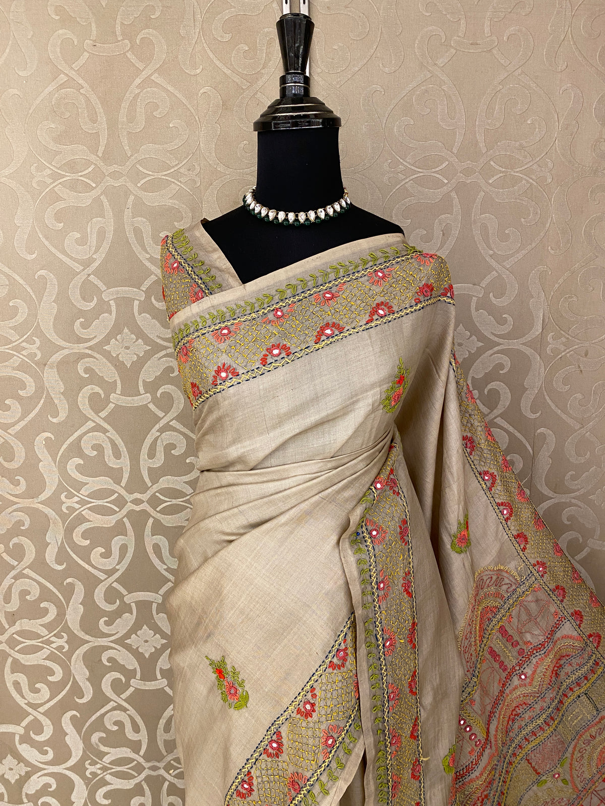 Off-White Tussar Hand Embroidery Saree, With Unstitched Blouse