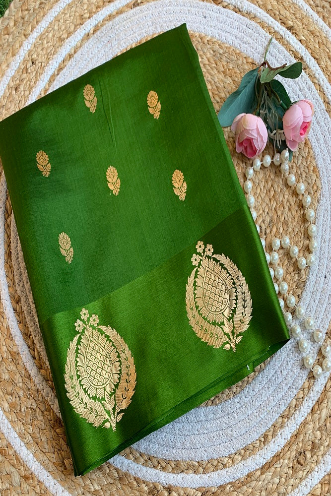 GREEN POONA SILK SAREE WITH GOLDEN ZARI WOVEN BUTTAS