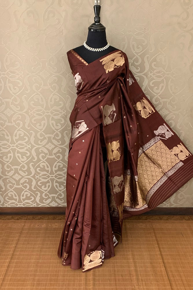 CHOCOLATE MAROON POONA SILK SAREE WITH GOLDEN ZARI WOVEN BUTTAS