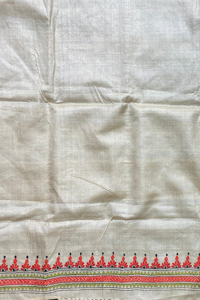 Offwhite Tussar Embroidery Saree With Kantha Work Border, With Unstitched Blouse