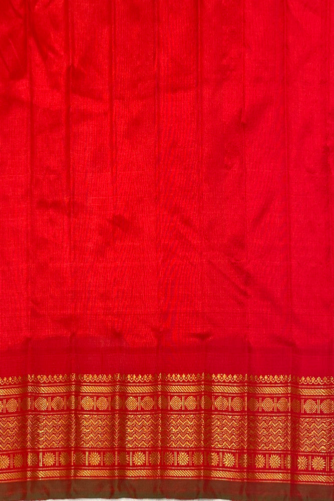 Beige Gadwal Silk Saree With Unstiched Contrast Blouse