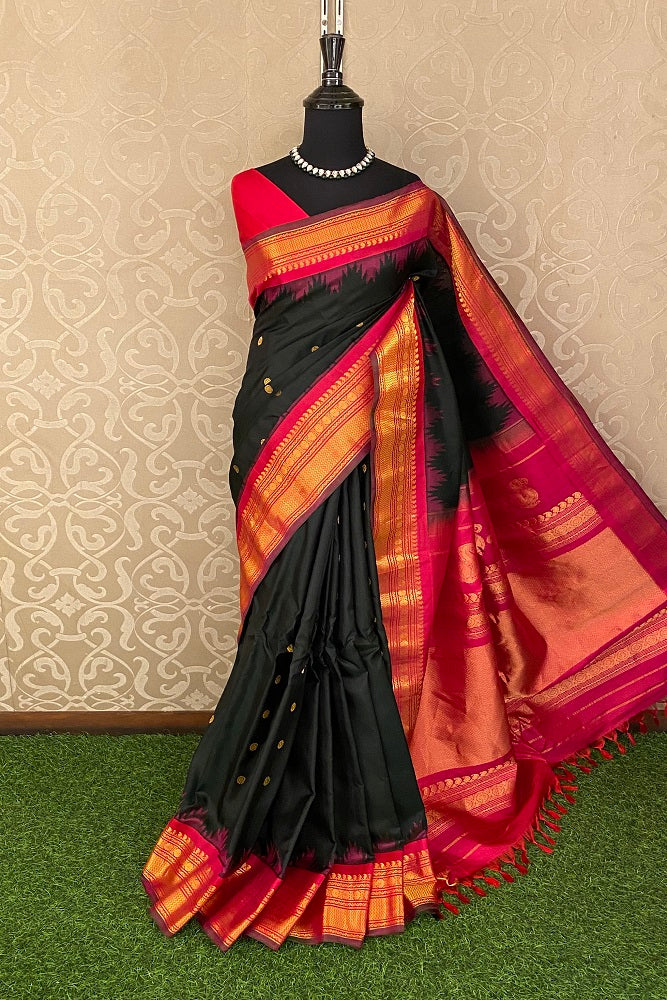 Black Gadwal Silk Saree With Unstiched Contrast Blouse