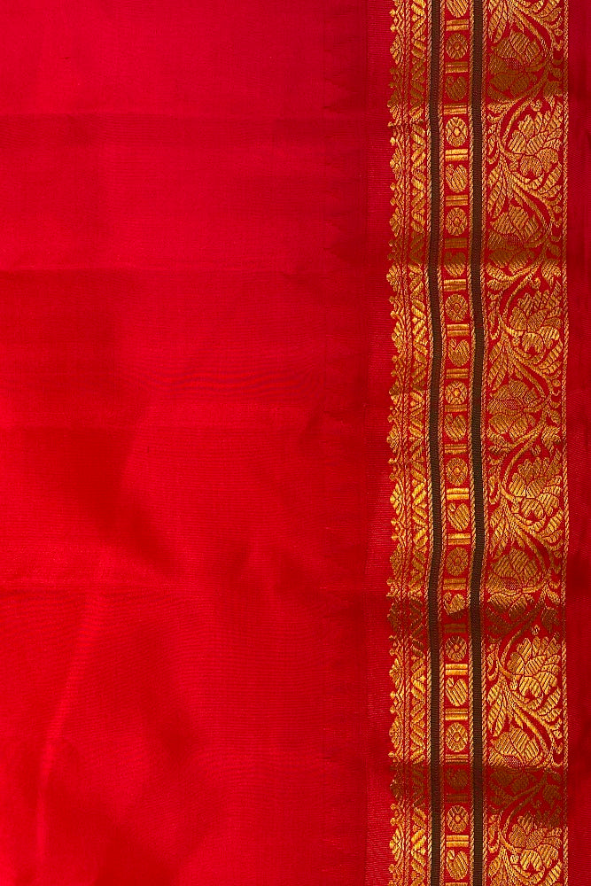 Purple Gadwal Silk Saree With Contrast Blouse