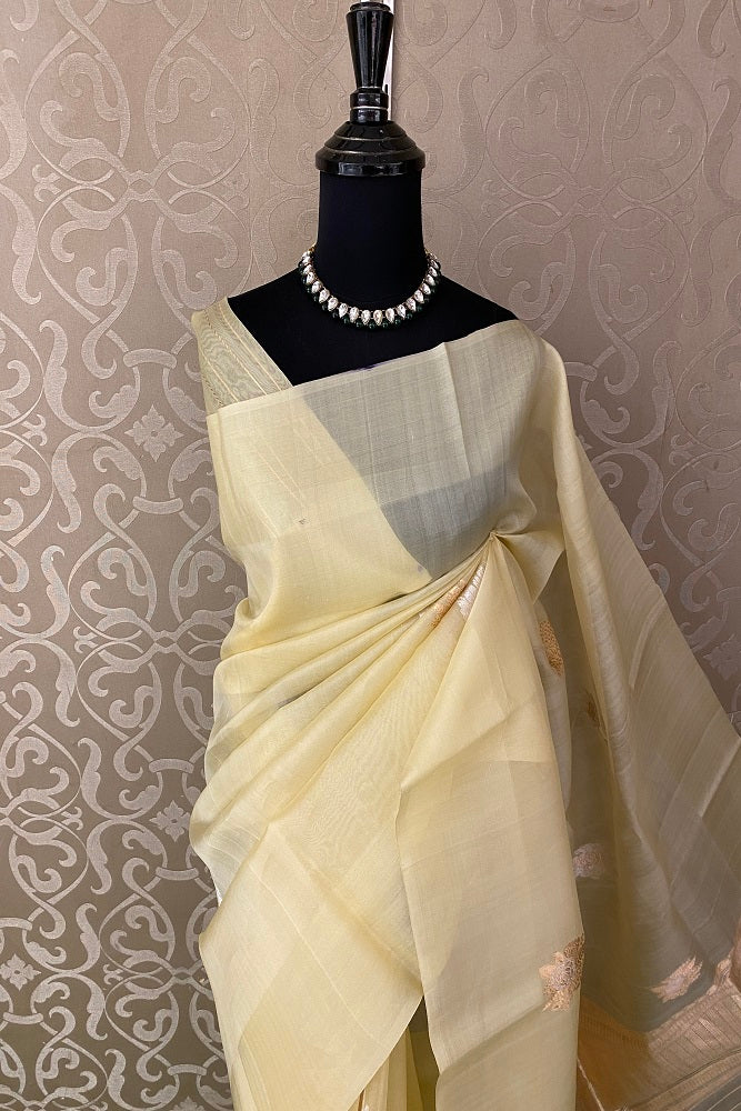 Offwhite Kora Banarasi Silk Saree, With Blouse Piece