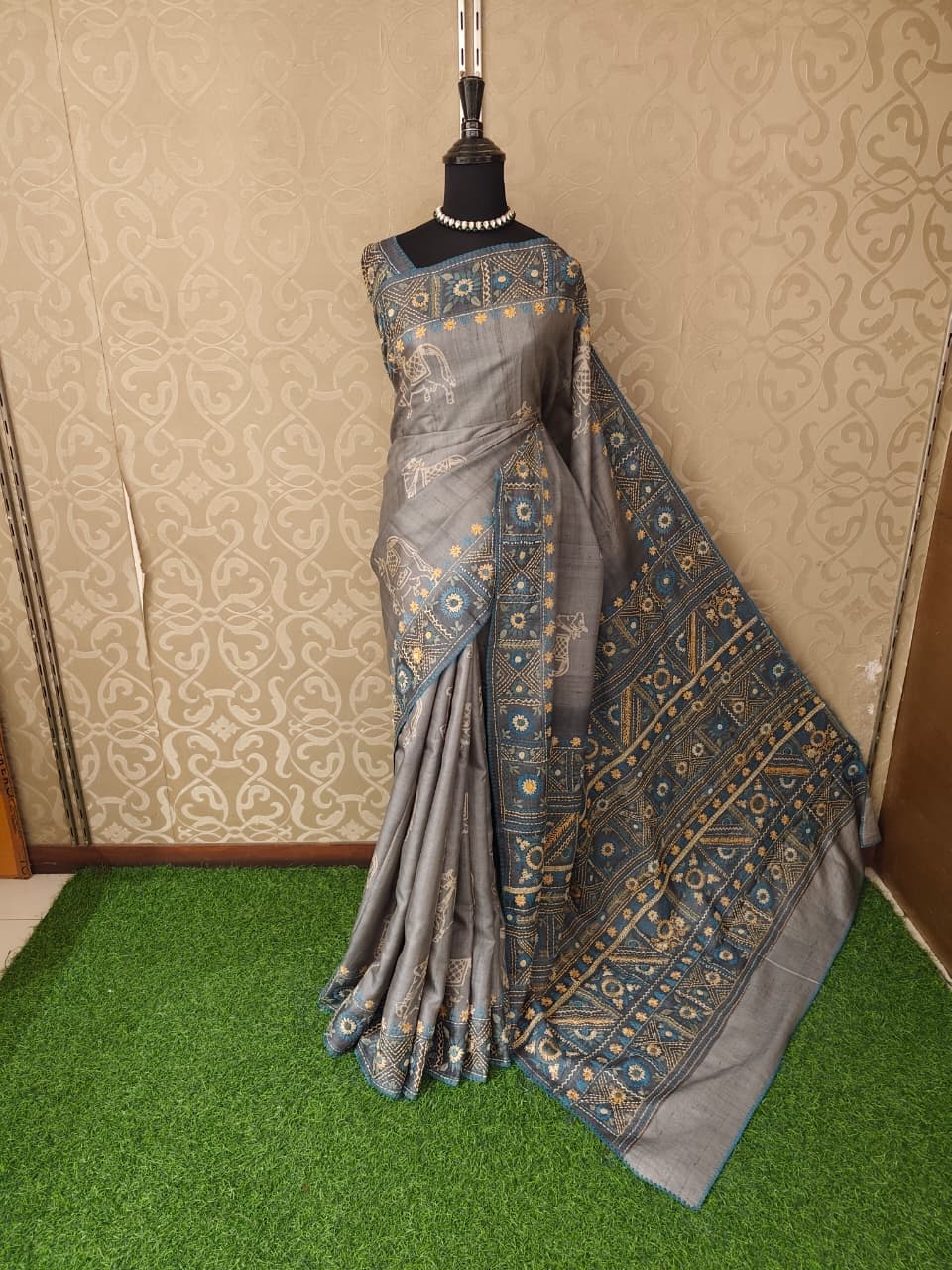 Grey Tussar Hand Embroidery Saree, With Unstitched Blouse